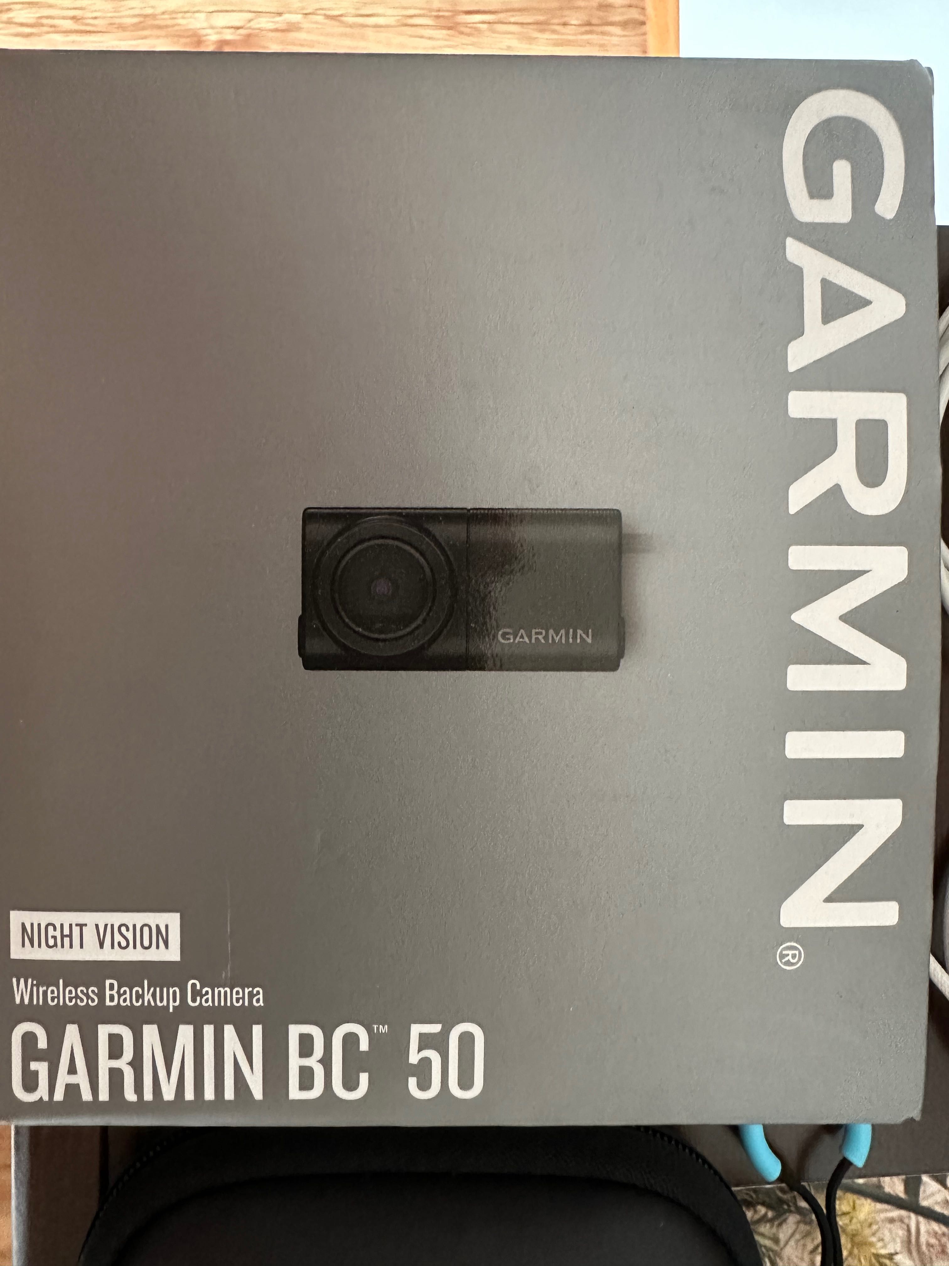 Zestaw nawigacja z kamerą Garmin LGV710 plus kamera cofania BC50.