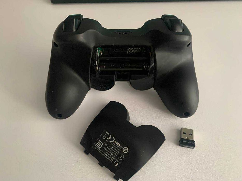Бездротовий геймпад Logitech F710