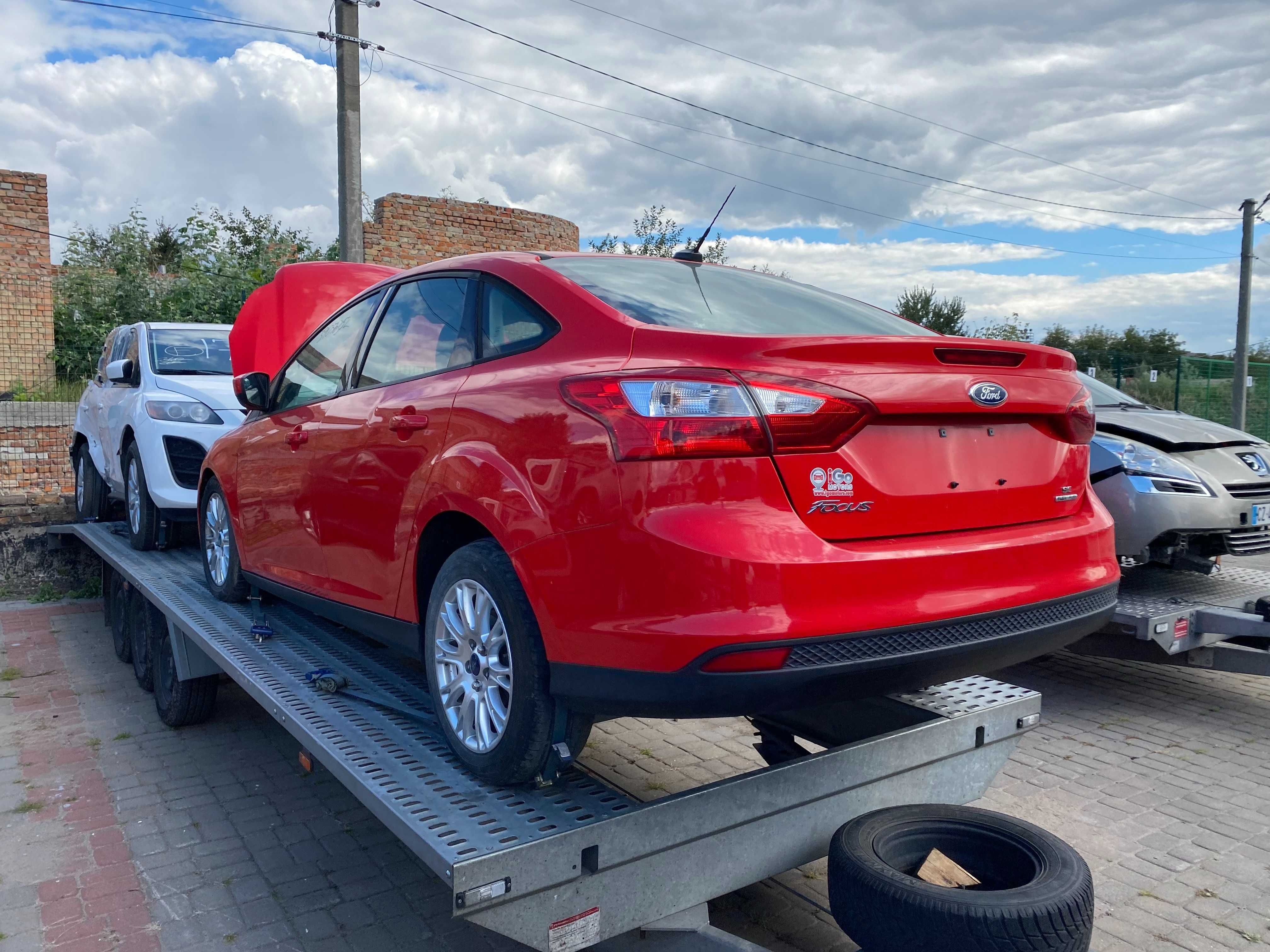 Задній бампер в зборі Оригінал Без дефектів Ford Focus mk3 (2011-2018)