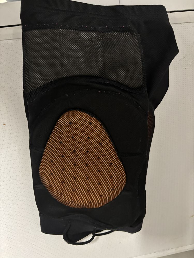 R.E.D total shock impact spodenki M damskie