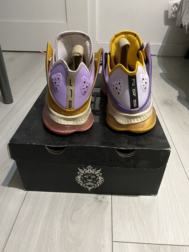 Lebron XIX Low Mismatch