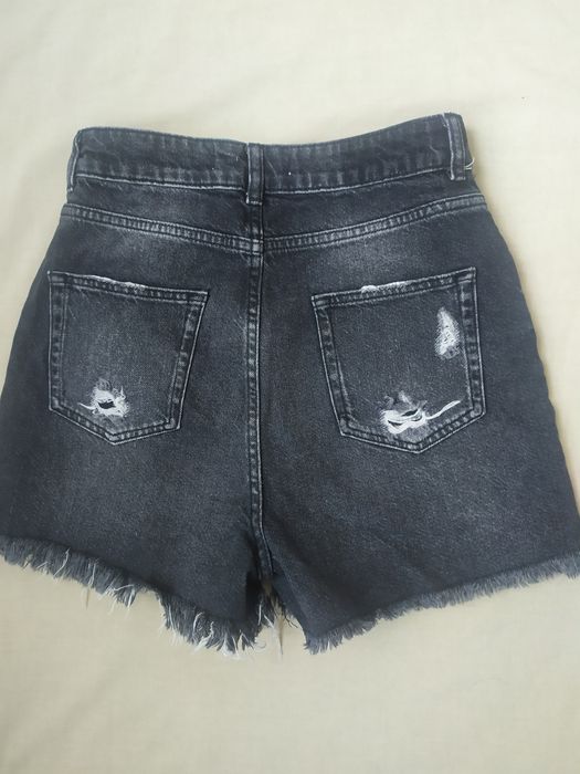 Джинсовые рваные шорты ZARA, размер EUR 34, оригинал