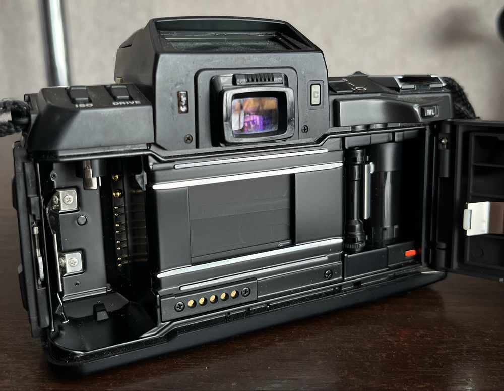 Pentax SFX (SF-1) + об'єктив Pentax-F 70-210mm f/4-5.6