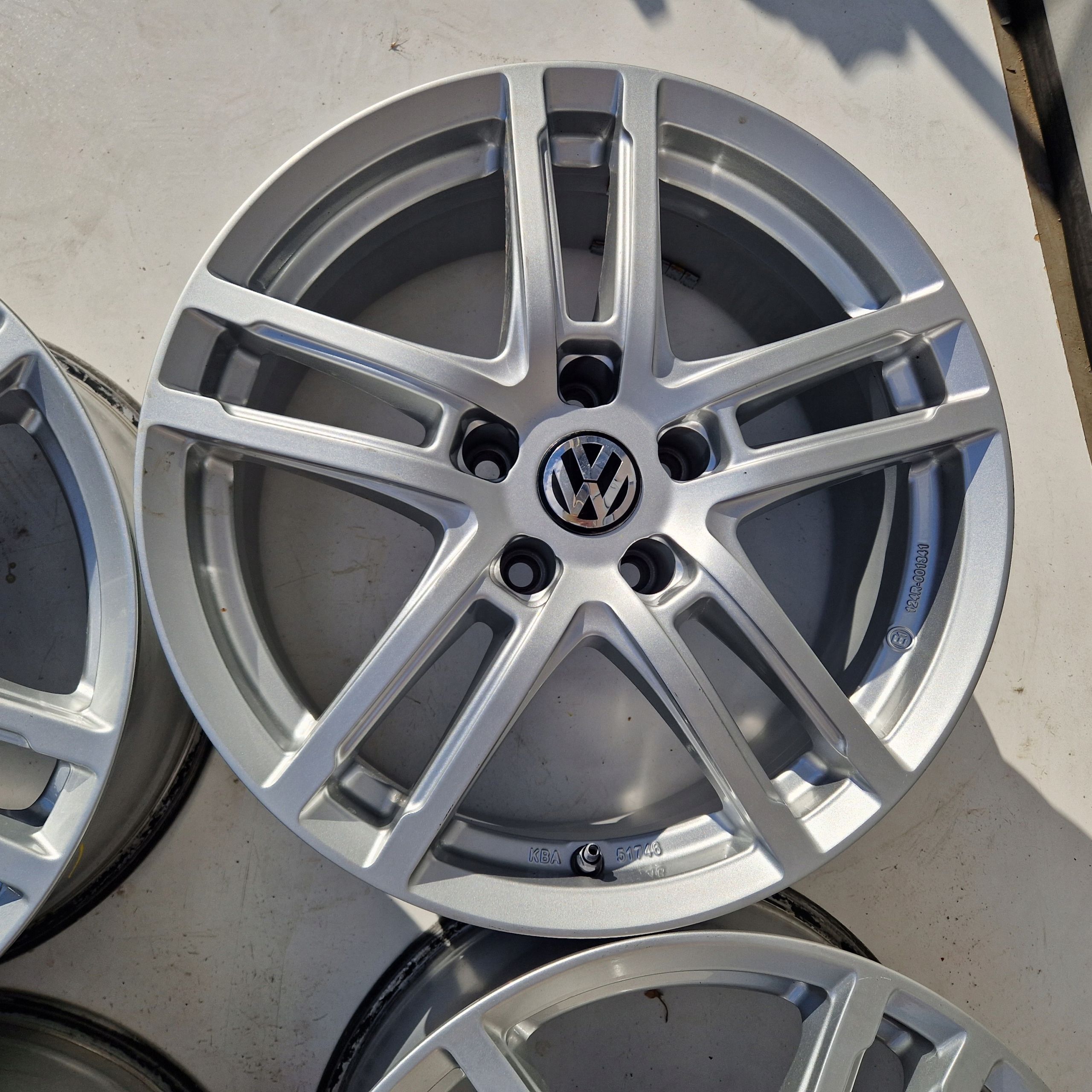 VW Passat B7 B8 cc Tiguan i ii Arteon Sharan 17'' ET30 5x112