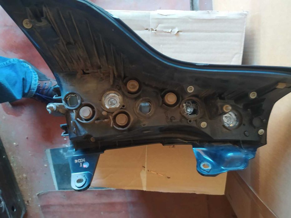 Продам задню праву фару Toyota LAND CRUISER PRADO 150