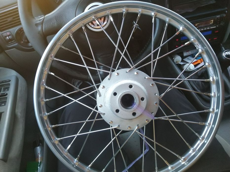 renowacja kół motocyklowych Zaplatanie centrowanie aquablasting