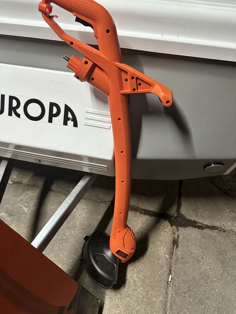 Maquina de aparar relva