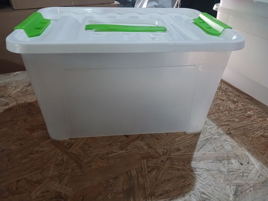 Продам контейнер для речей та продуктів