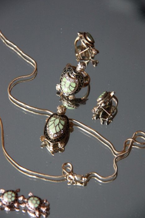 Гарнитур из жёлтого золота