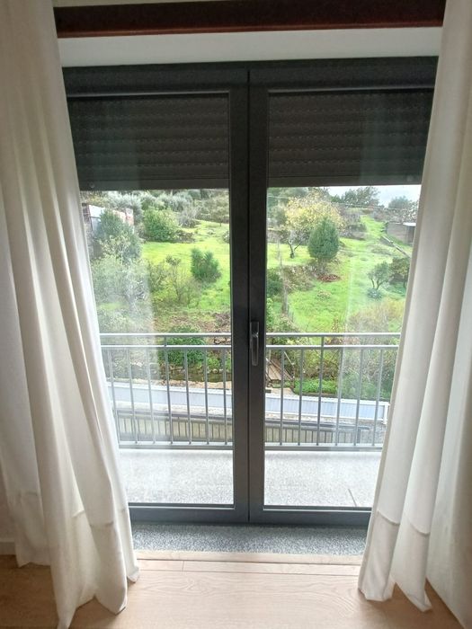 Janela sacada de alumínio 1,60 x 2,00 Vidro Duplo