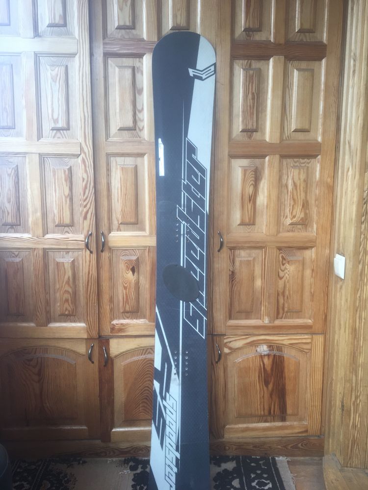 F2 сноуборд с ботинками и креплениями, гигант 169 см.