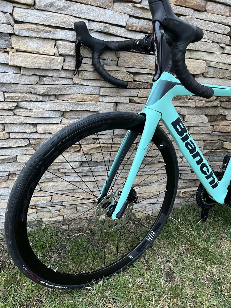 Карбоновий шосейник BIANCHI Road Oltre Race 105 DI2