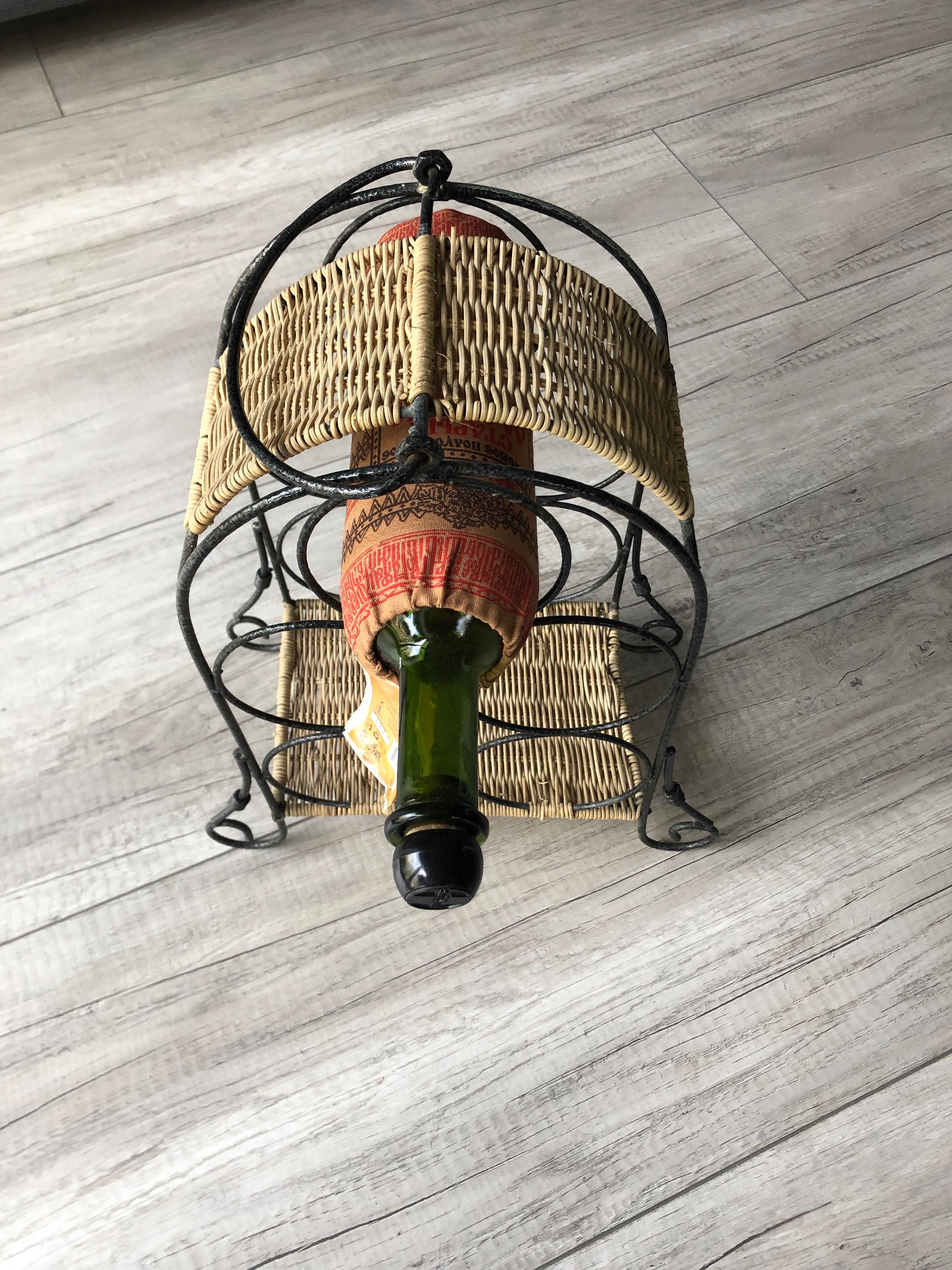 Stojak na wino na 5 butelek