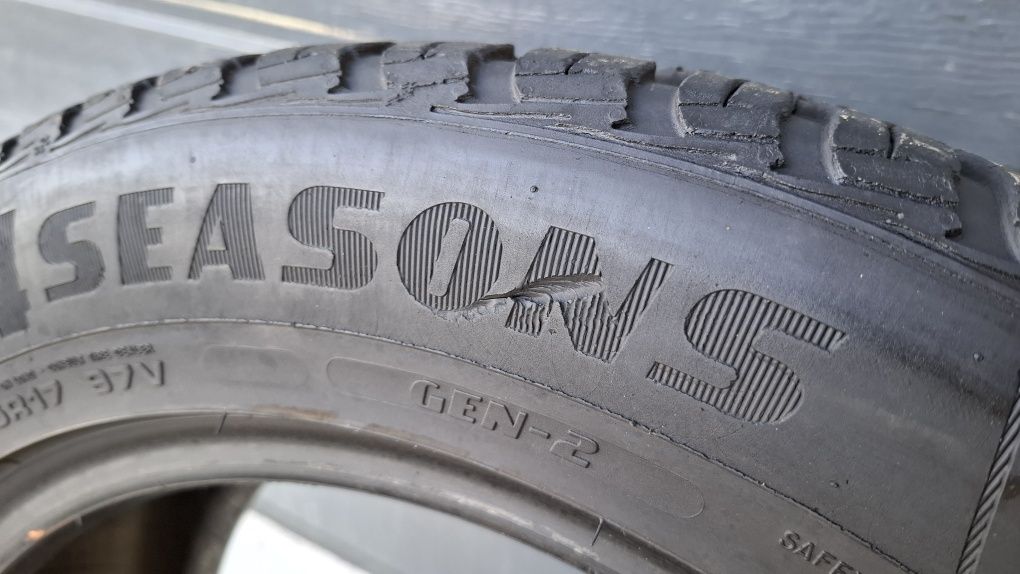 Goodyear 225/55 R17 Vector 4Seasons