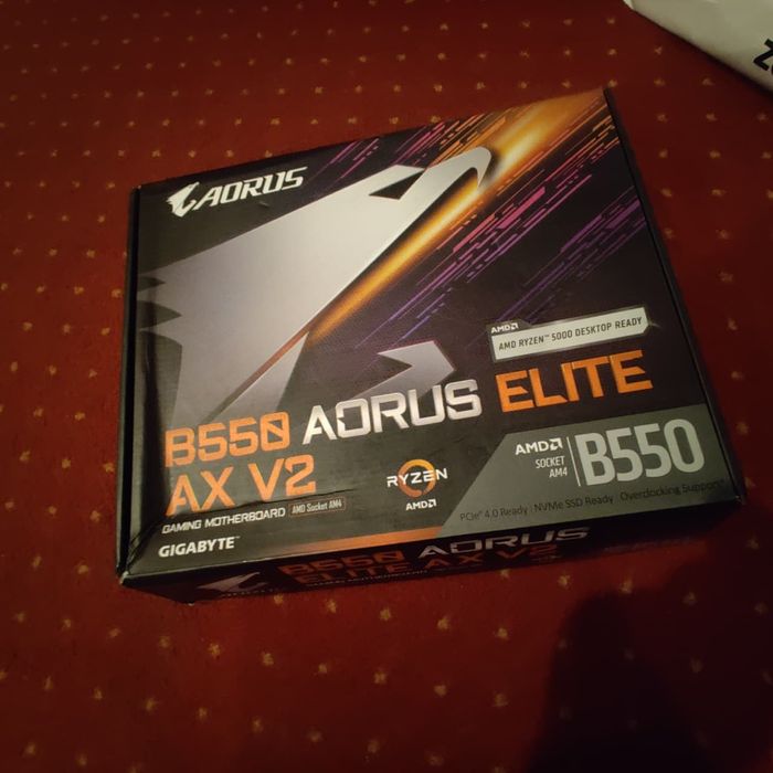 Gaming PC RTX 4070 SUPER + Ryzen 7 5800X3D + 32GB RAM + 2 Monitors