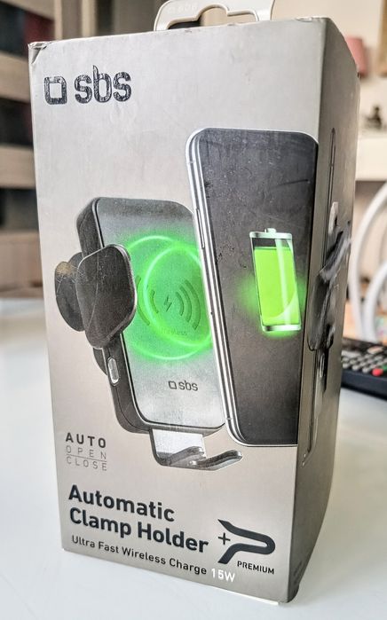 Uchwyt na smartfona z ładowarką bezprzewodową.