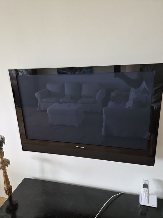 TV Pioneer "Kuro" 40"