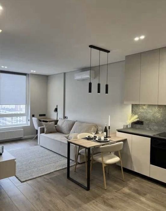 Продам 2к квартиру в ЖК Варшавський 2. Низький поверх