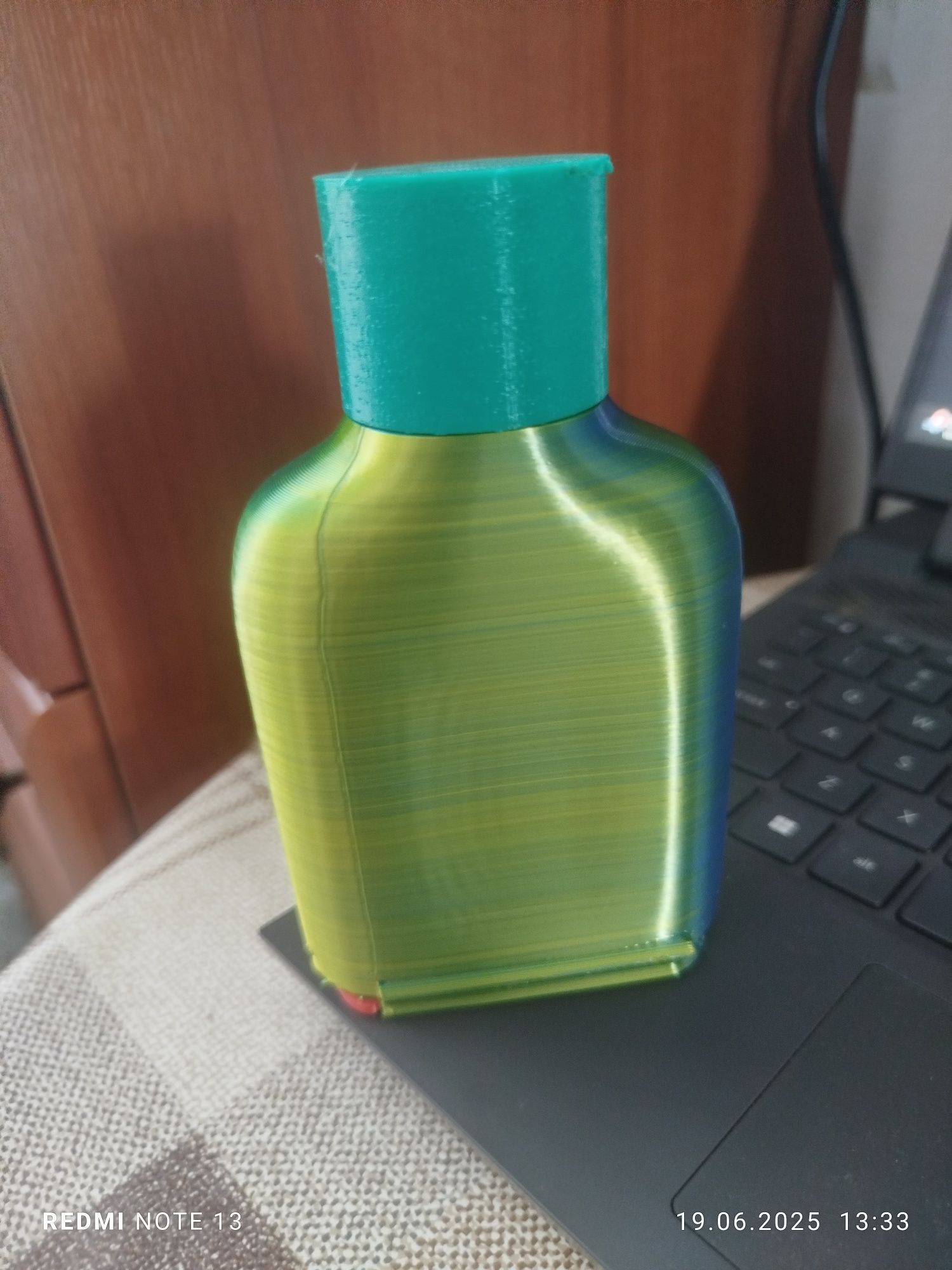 Etui / Nakładka na butelkę 90 ml – dyskretna elegancja
