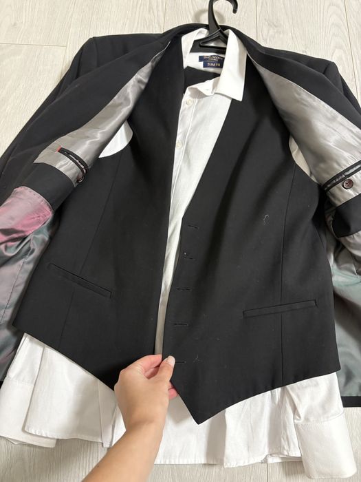 Чоловічий костюм трійка