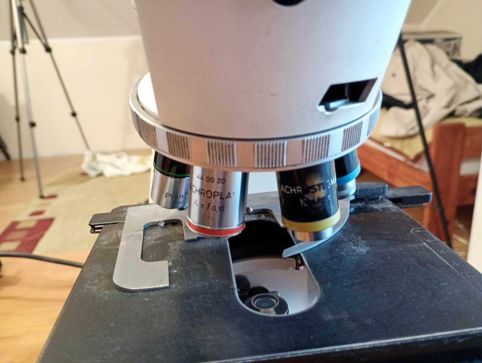 Mikroskop laboratoryjny