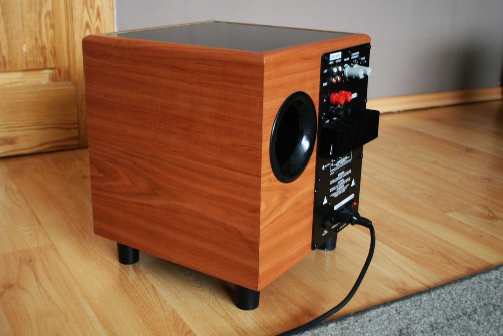 Mocny subwoofer aktywny Wharfedale PowerCube 8+
