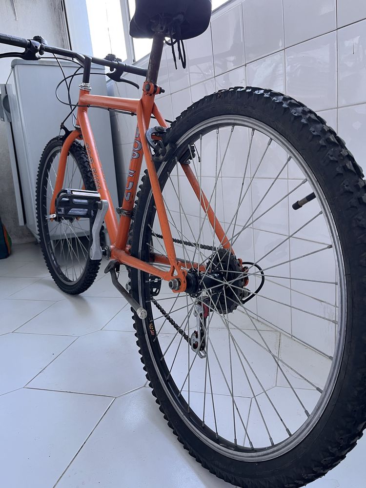 Bicicleta laranja, barata