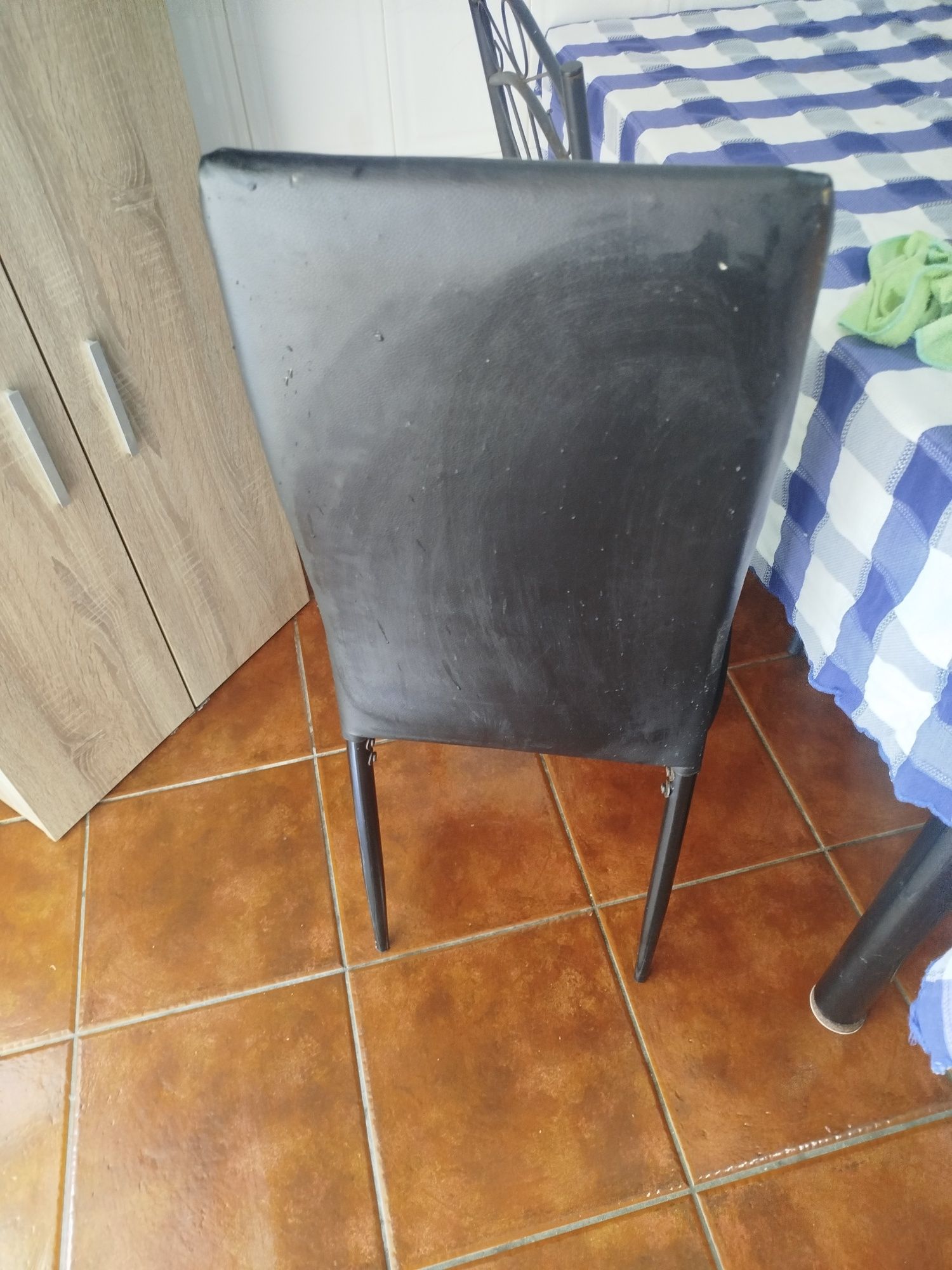 Mesa com 4 cadeiras