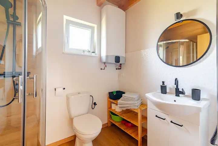 Całoroczny domek na Kaszubach (gorąca balia, jacuzzi, sauna)