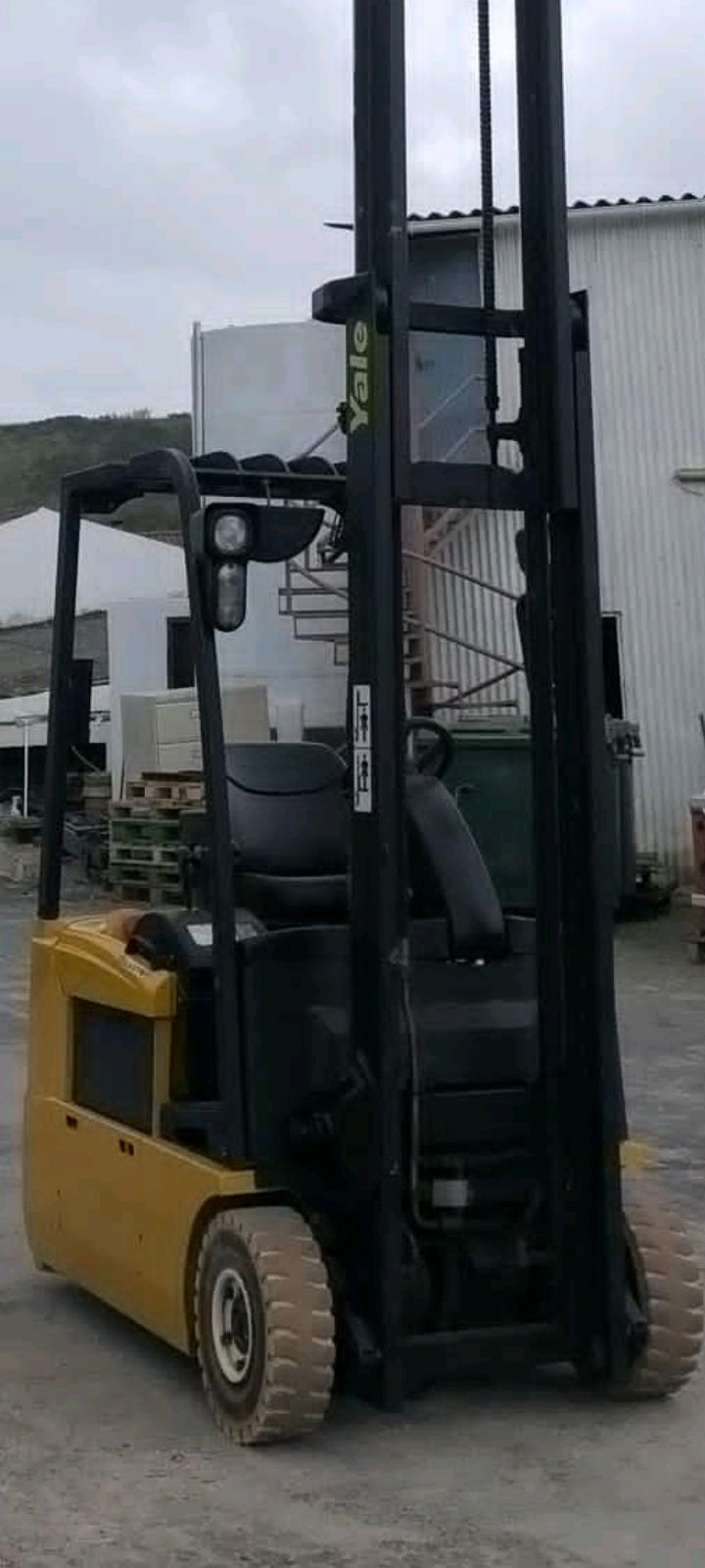Empilhador eletrico recondicionado