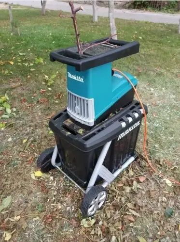 Садовий подрібнювач Makita UD2500 Измельчитель садовый дробарка Нова