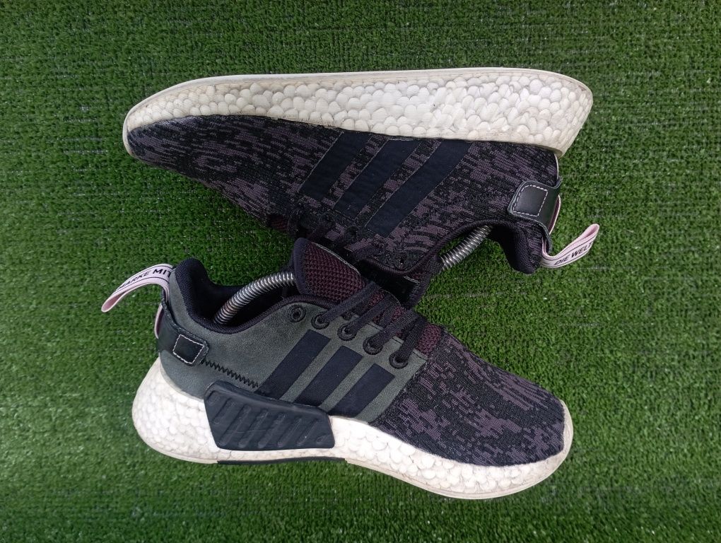 Жіночі кросівки adidas boost