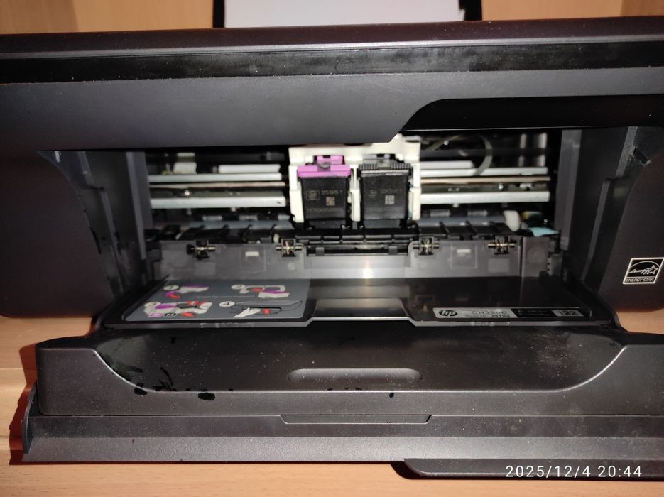 Принтер-сканер HP Deskjet 2050