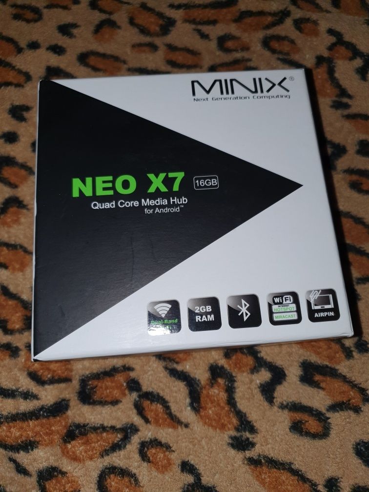 Тв приставка Neo x7 не включается