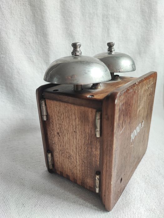 Stary dzwonek od lat 1946