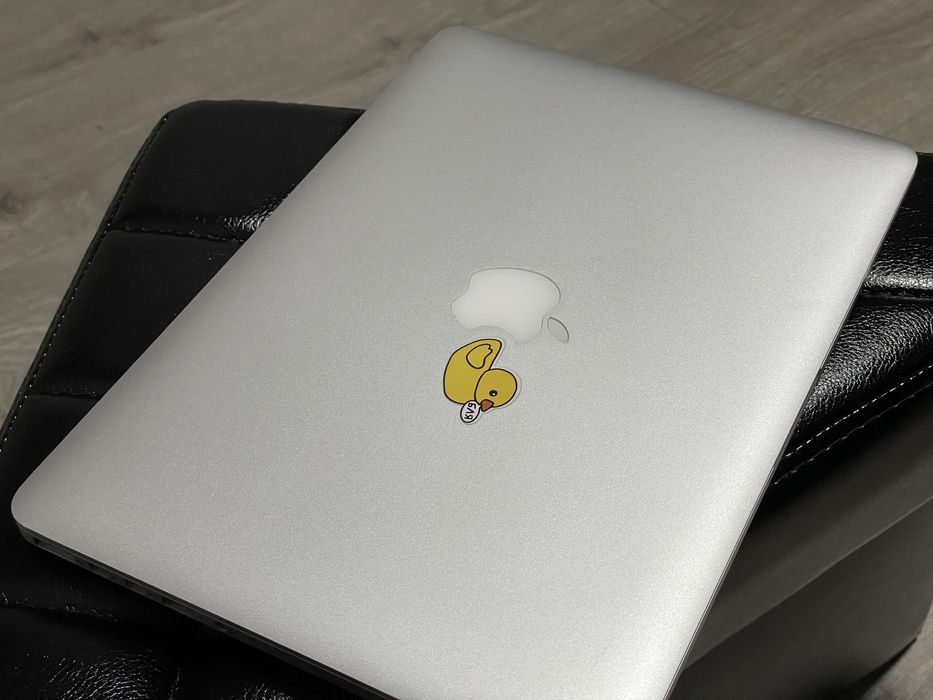 Продам MacBook Pro (с дисплеем Retina, 13 дюйм., начало 2015 г.)