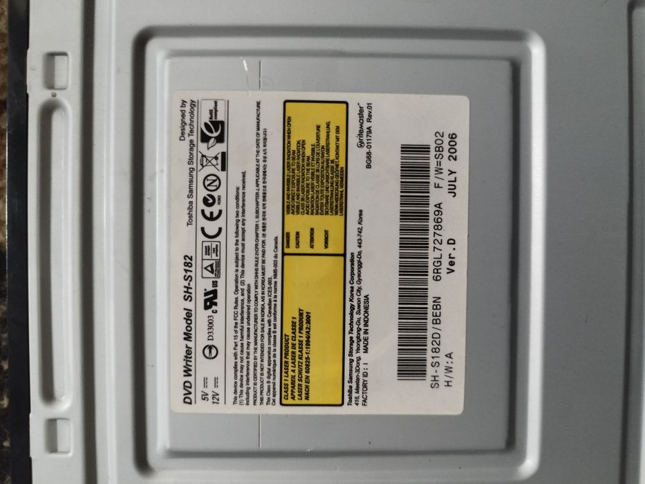 Dwa napędy DVD do PC