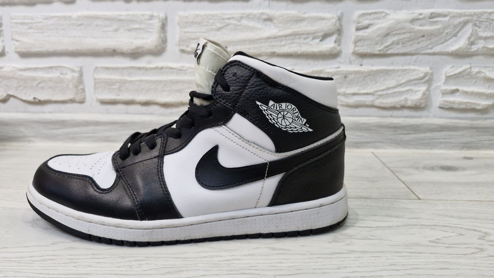 Кросівки Nike Air Jordan 1 Retro High White Black