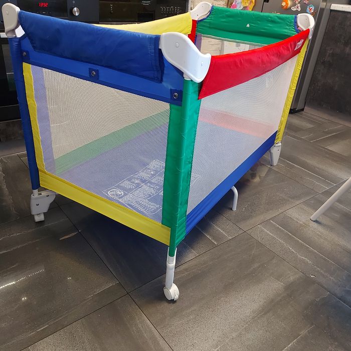 Łóżeczko turystyczne składane dla dziecka/ kojec