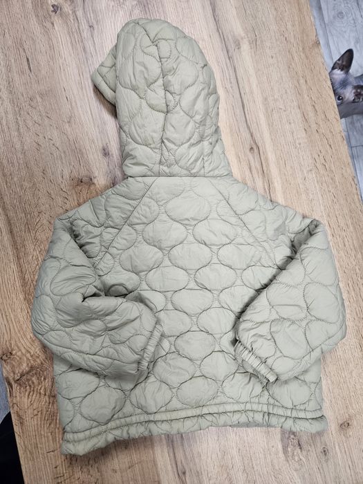 Piękna jesienna pikowana kurtka dziewczęca Zara khaki rozmiar 104