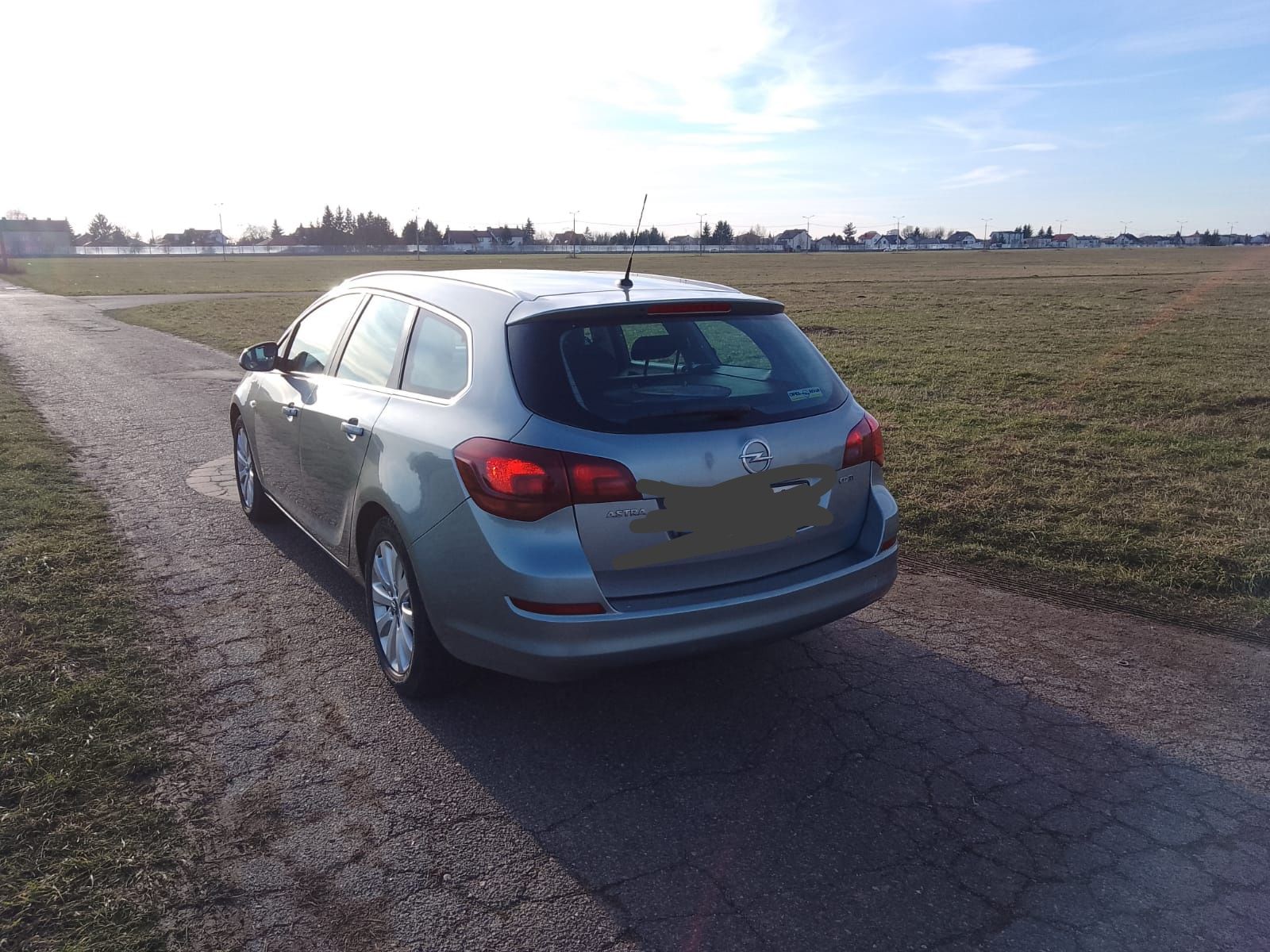 Opel Astra rok 2011