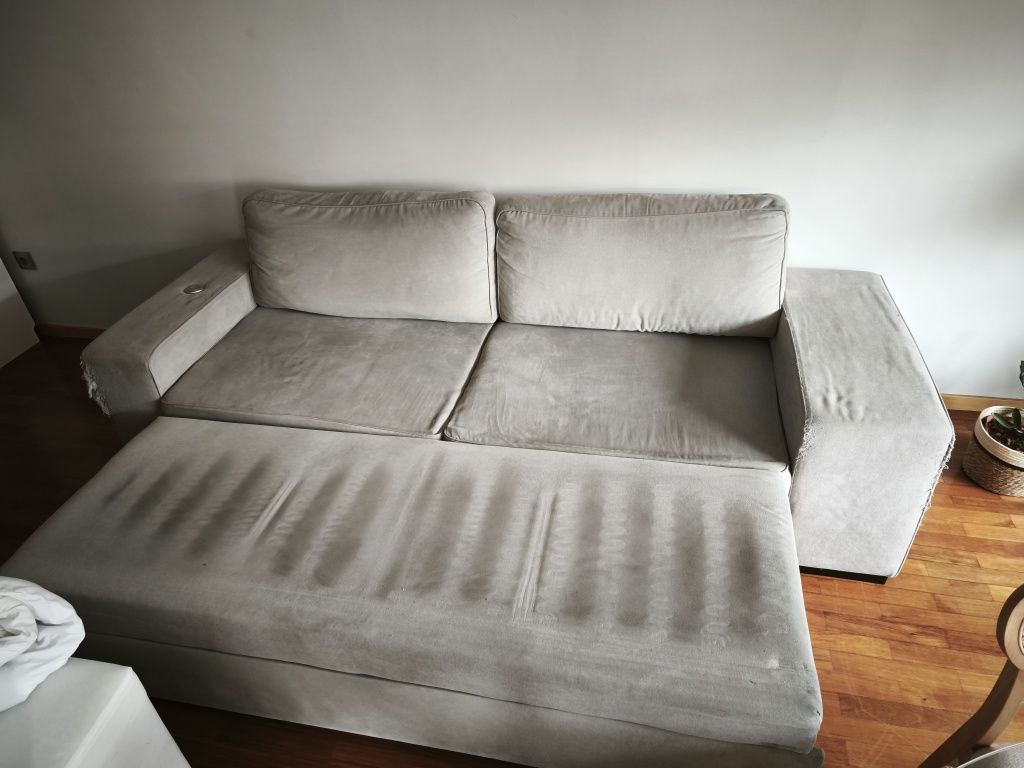 Sofá cama 3 lugares + 2 pufs (usado)