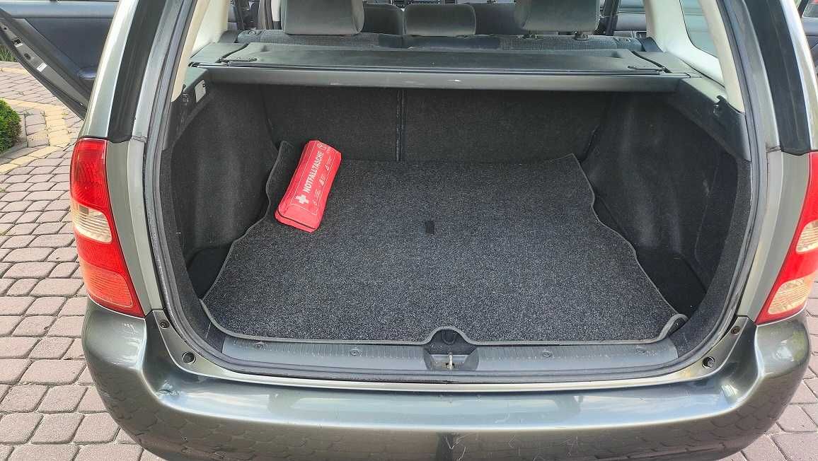 TOYOTA Corolla 2.0 D-4D Base 2003r