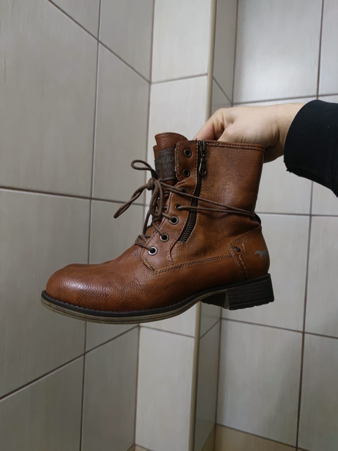 buty damskie 38 Mustang botki brązowe wysokie design kozaki ekologiczn