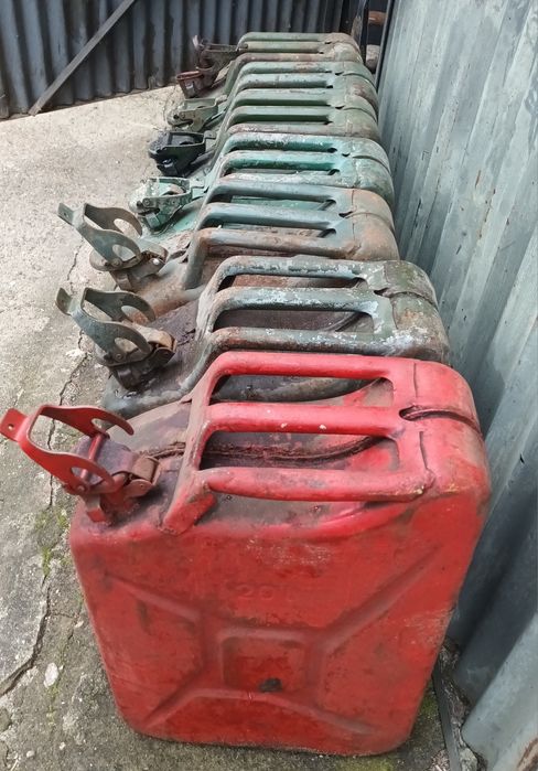 Kanister metalowy 20 L . 50zł/szt