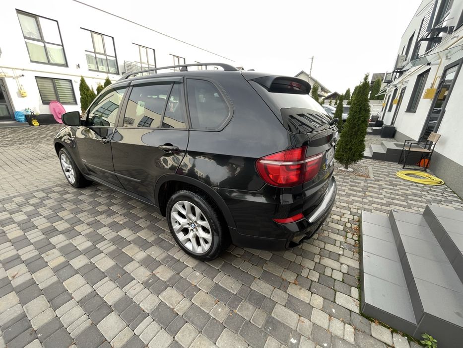 Автомобіль BMW X5