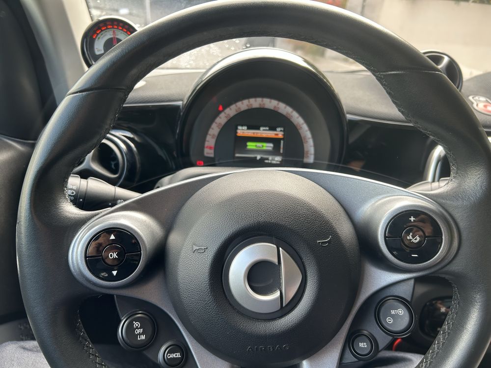 Smart four two Eq eletrico pure passion prime cdi