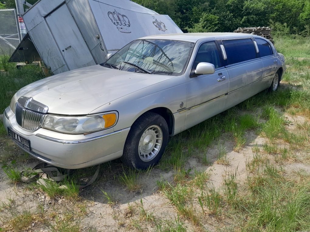 Klapa bagażnika lincoln town car