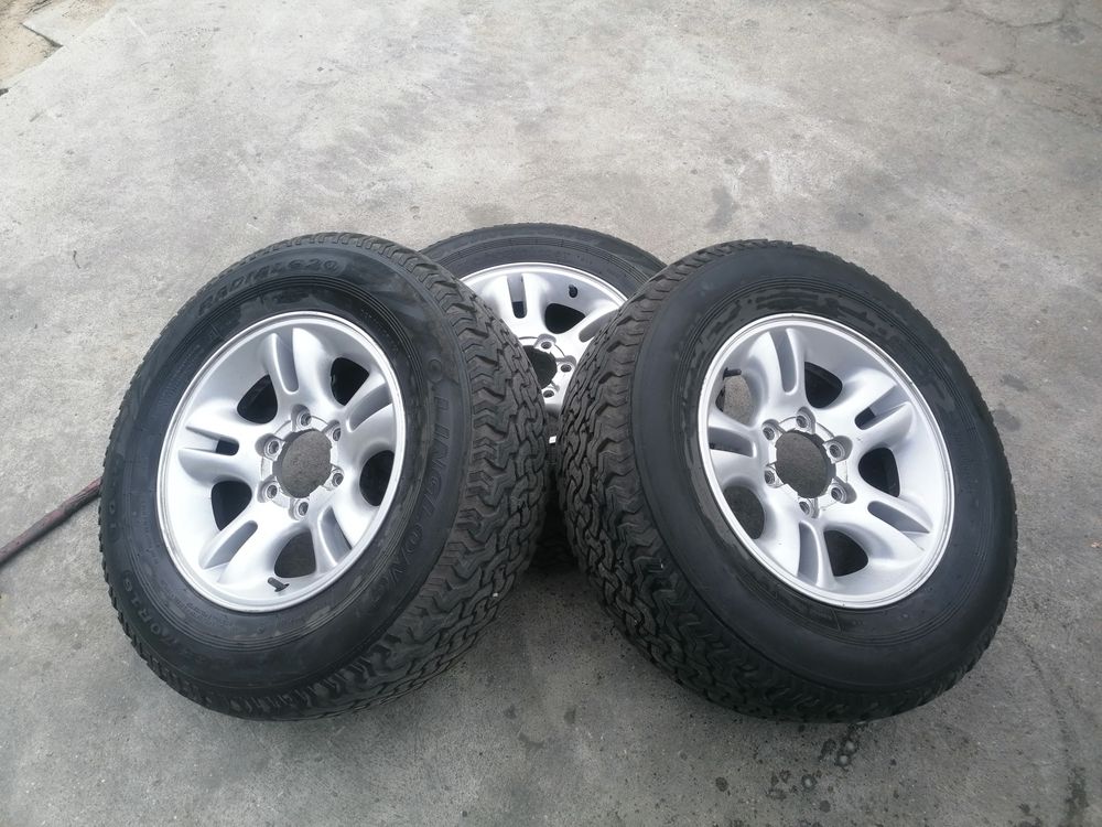 Opony235/70 R16 plus felgi aluminiowe