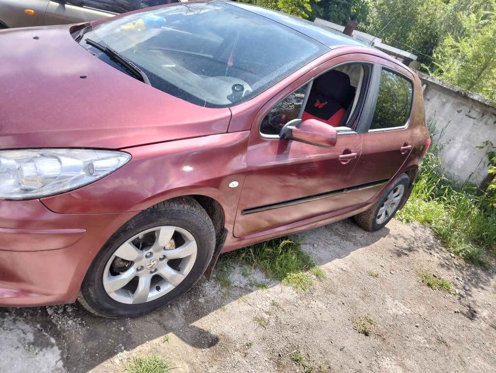 Продам пежо 307   2005 год,  читать описание